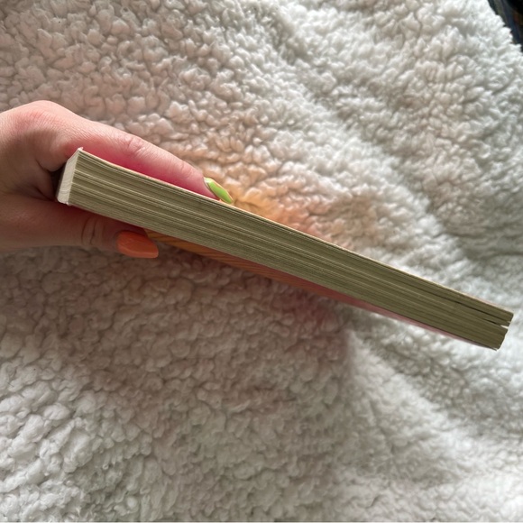 📚 4/25$ 📚 Lucky by Marissa Stapley - Picture 3 of 5